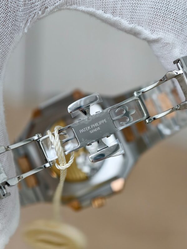 Patek Philippe Nautilus 5821 Rose Gold