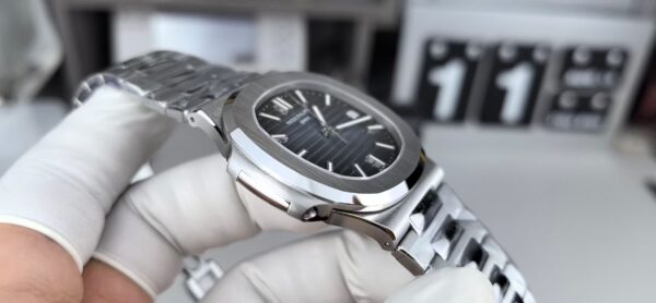 Patek Philippe Nautilus 5711 Blue