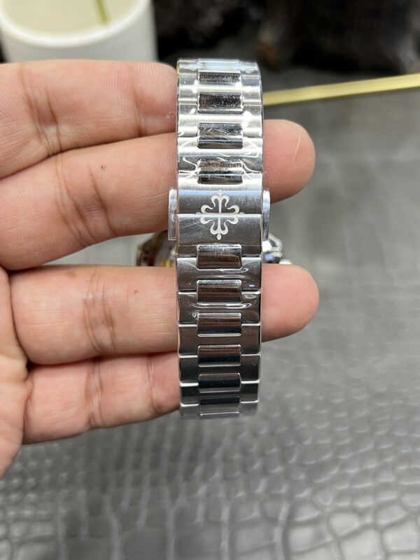 Patek Philippe Nautilus (NAUTILUS)