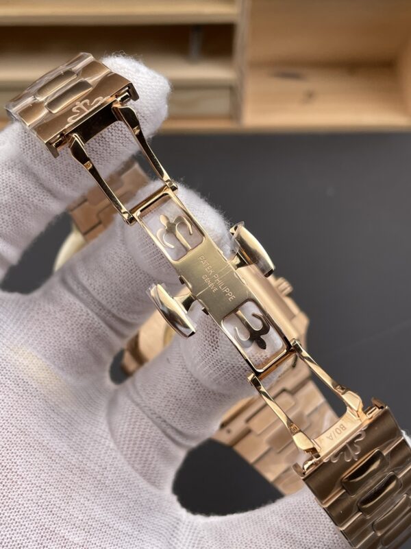 Patek Philippe Nautilus 7821