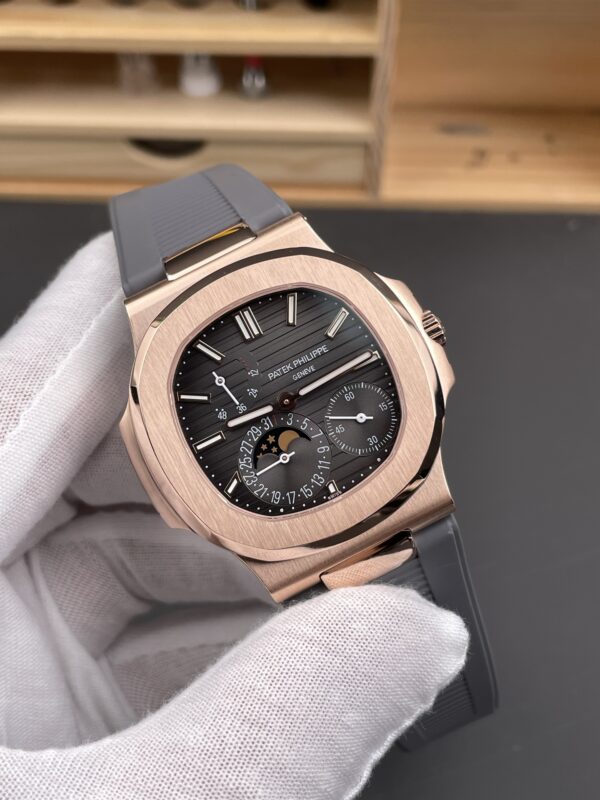 Patek Philippe Nautilus 5712R Gray