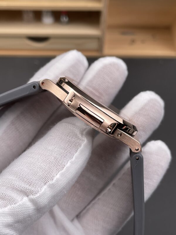Patek Philippe Nautilus 5712R Gray