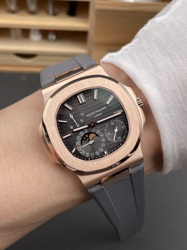 Patek Philippe Nautilus 5712R Gray