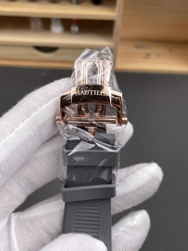 Patek Philippe Nautilus 5712R Gray
