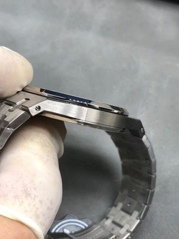 Audemars Piguet Royal Oak 16202 Red