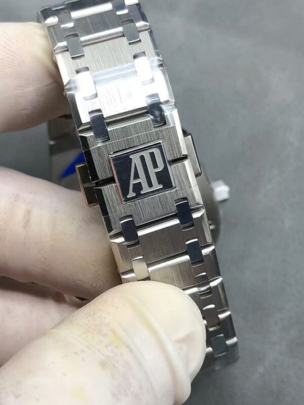 Audemars Piguet Royal Oak 16202 Red