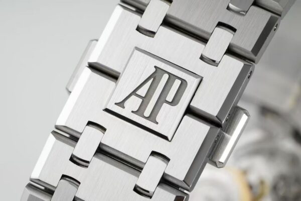 Audemars Piguet Royal Oak 26240