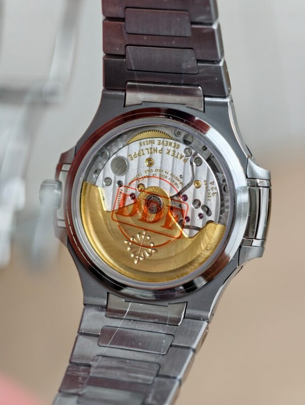 Patek Philippe Nautilus 7118