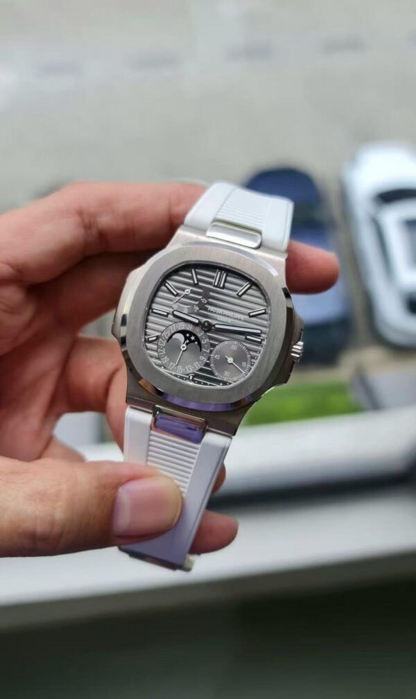 Patek Philippe Nautilus 5712G
