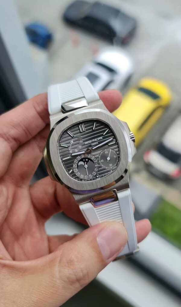 Patek Philippe Nautilus 5712G