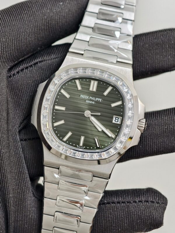 a1765527797844_0730-1.jpg Patek Philippe Nautilus 5711 Green