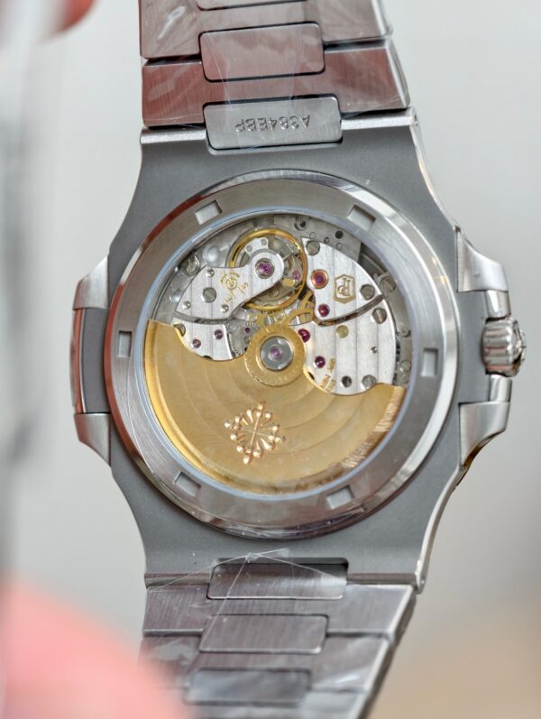 a1765527799824_3160-1.jpg Patek Philippe Nautilus 5711 Green