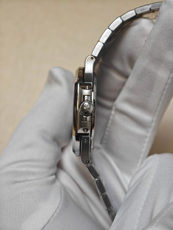 Patek Philippe Nautilus 5712A