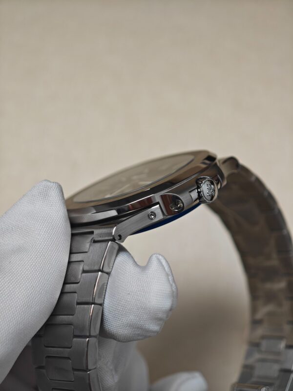 Patek Philippe Nautilus 5712A