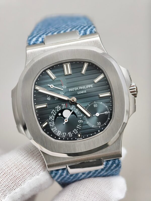 Patek Philippe Nautilus 5712