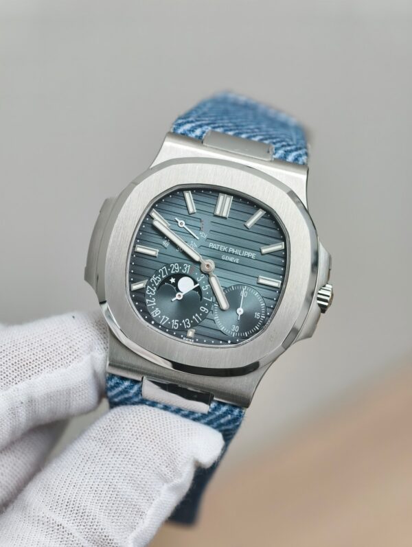 Patek Philippe Nautilus 5712