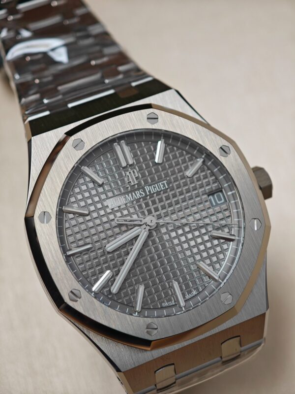 Audemars Piguet Royal Oak 15500 Gray