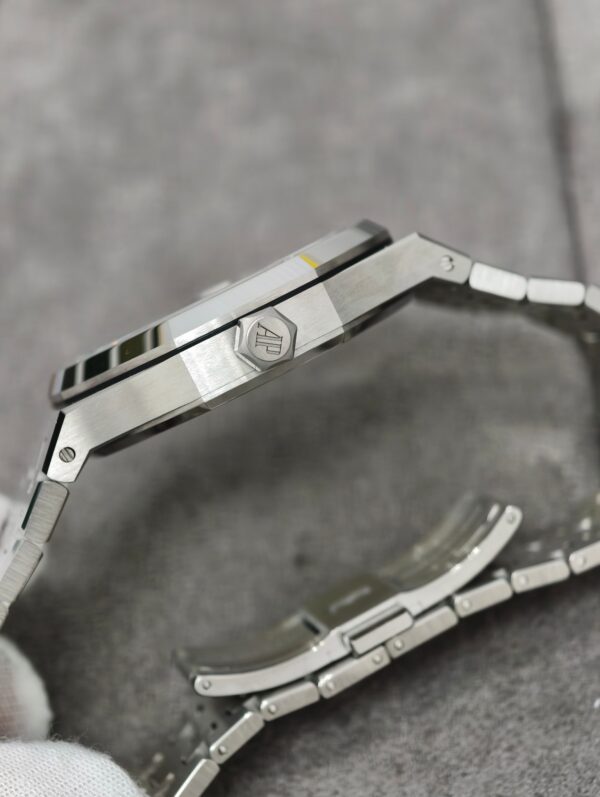 Audemars Piguet Royal Oak Gray