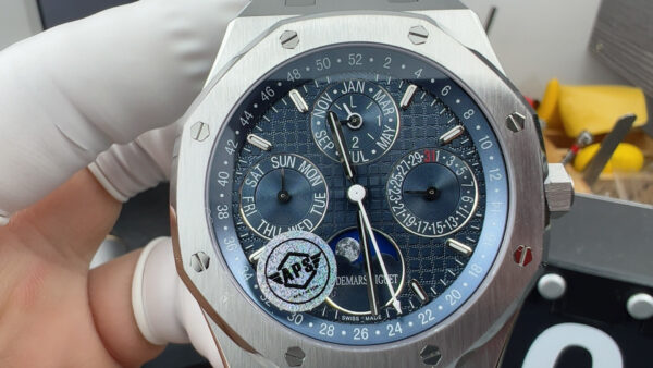 Patek Philippe Watch (COMPLICATIONS)