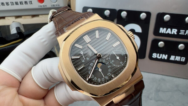 Patek Philippe Nautilus 5712 Rose Gold