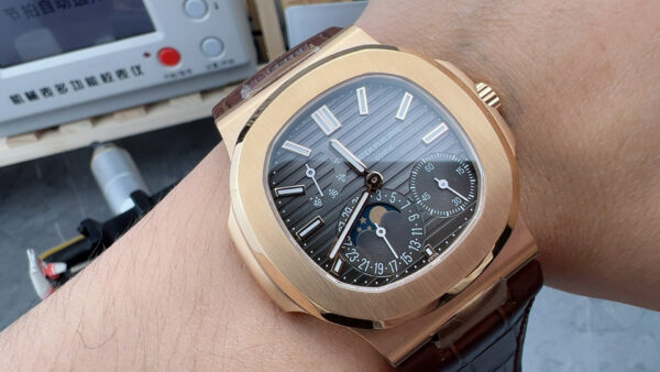 Patek Philippe Nautilus 5712 Rose Gold
