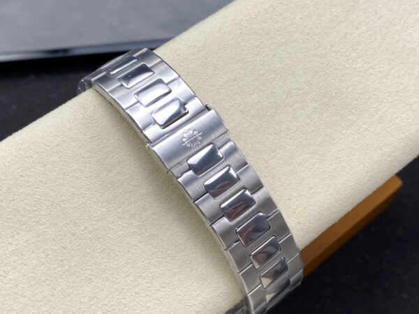 Patek Philippe Nautilus 5711/1A
