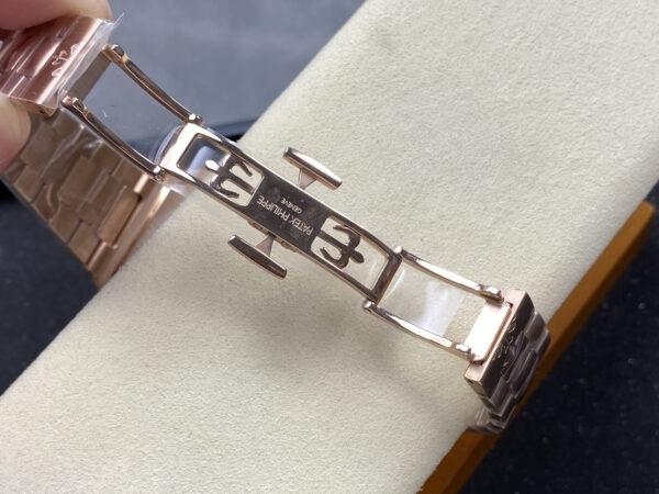 Patek Philippe Watch 5821