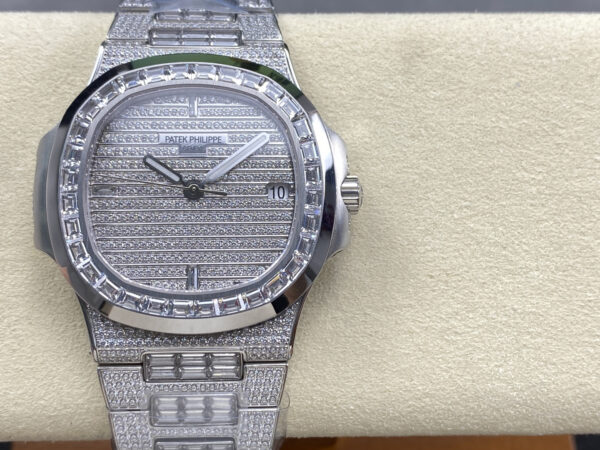 Patek Philippe Nautilus (NAUTILUS)