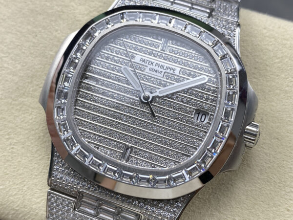 Patek Philippe Nautilus (NAUTILUS)