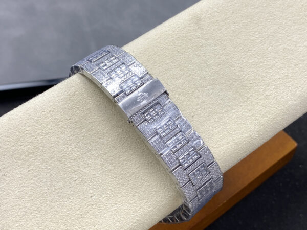 Patek Philippe Nautilus (NAUTILUS)