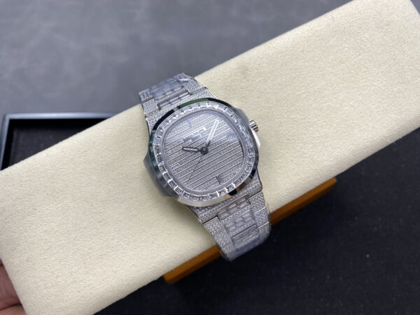 Patek Philippe Nautilus (NAUTILUS)