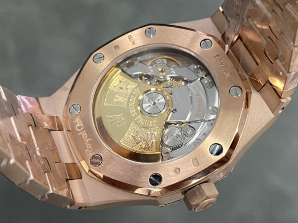 cmp_i1746470673881_9874_0_6-1.jpg Audemars Piguet Royal Oak (ROYAL OAK) Red