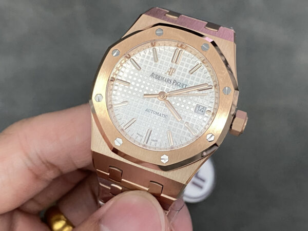 cmp_i1746470673886_16_0_2-1.jpg Audemars Piguet Royal Oak (ROYAL OAK) Red
