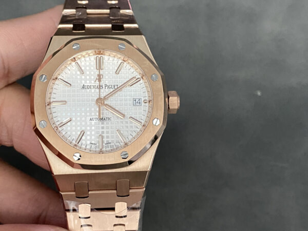 cmp_i1746470681940_8107_0_0-1.jpg Audemars Piguet Royal Oak (ROYAL OAK) Red