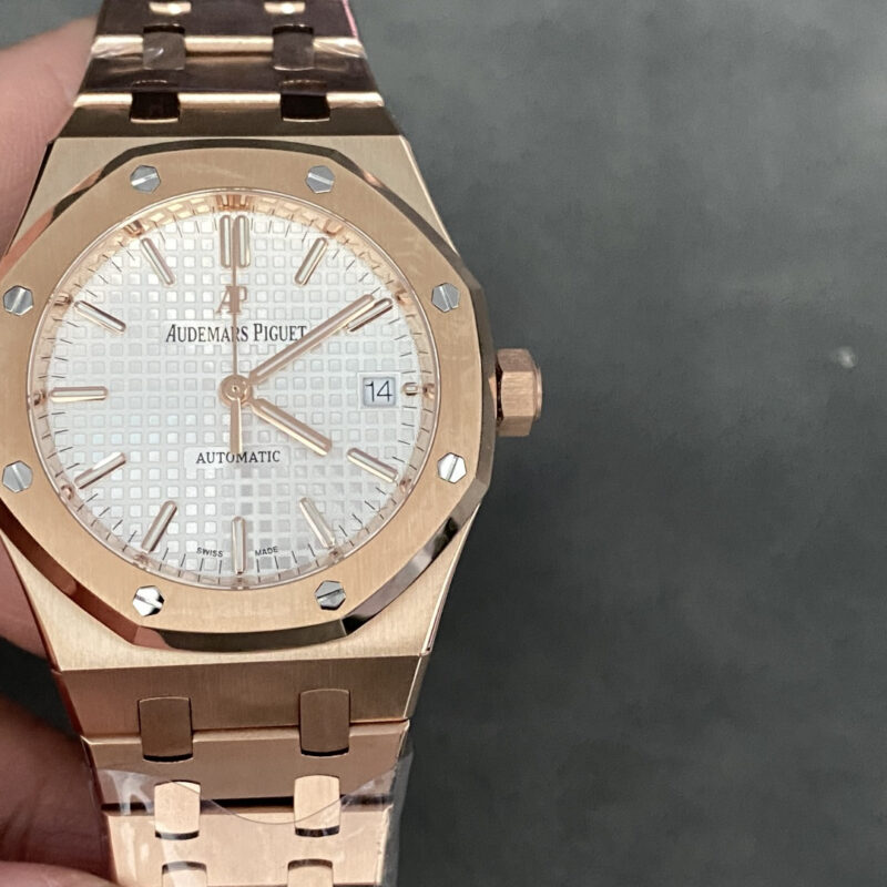 Audemars Piguet Royal Oak (ROYAL OAK) Red