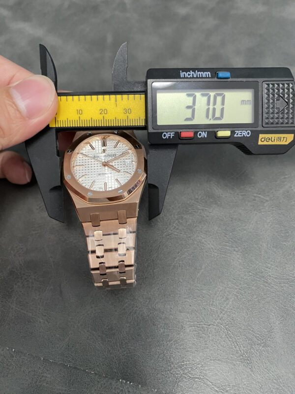 cmp_i1746470682484_8425_0_8-1.jpg Audemars Piguet Royal Oak (ROYAL OAK) Red