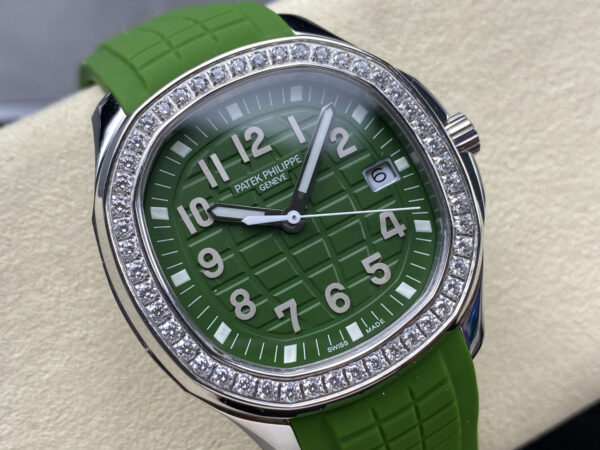 Patek Philippe Aquanaut 5267-200A Black