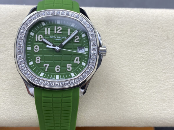 Patek Philippe Aquanaut 5267-200A Black