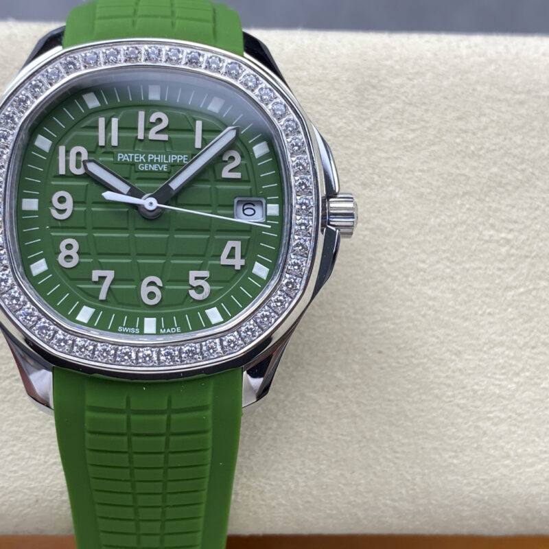 Patek Philippe Aquanaut 5267-200A Black