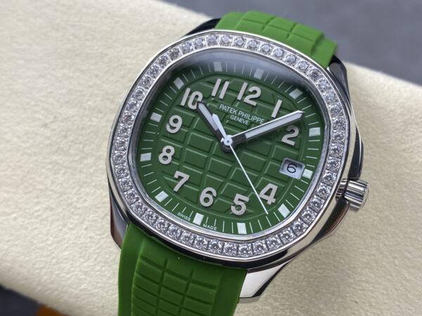 Patek Philippe Aquanaut 5267-200A Black