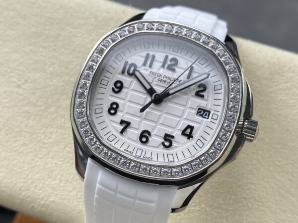 Patek Philippe Aquanaut 5267-200A Black