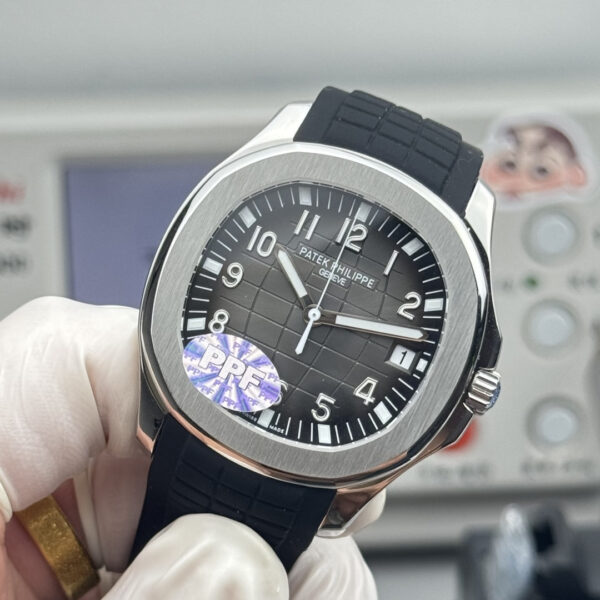 Patek Philippe Aquanaut (AQUANAUT)