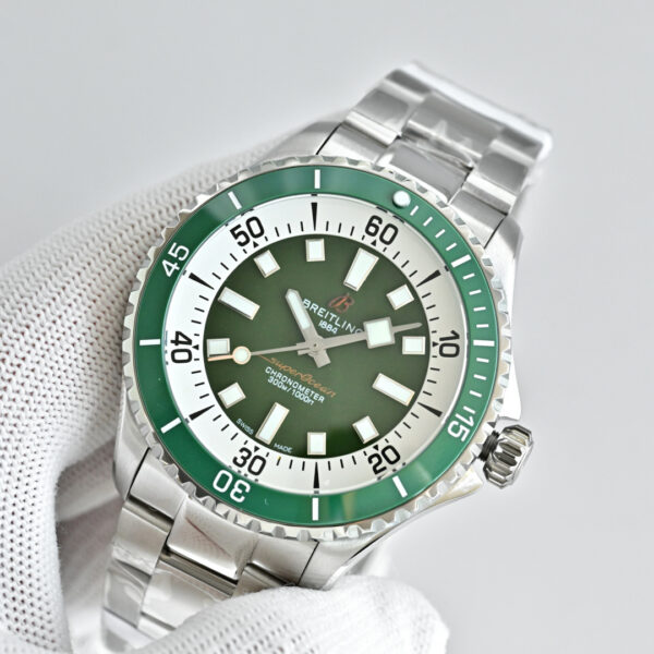 Breitling Superocean (SUPEROCEAN) Blue