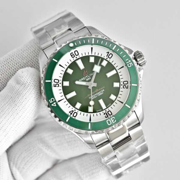 Breitling Superocean (SUPEROCEAN) Blue