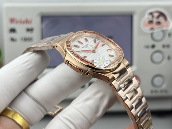 Patek Philippe Nautilus (NAUTILUS) Smoked