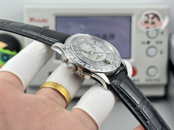 Patek Philippe Nautilus 5969R-001