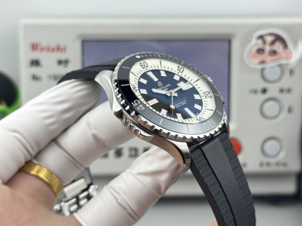 Breitling Superocean (SUPEROCEAN)