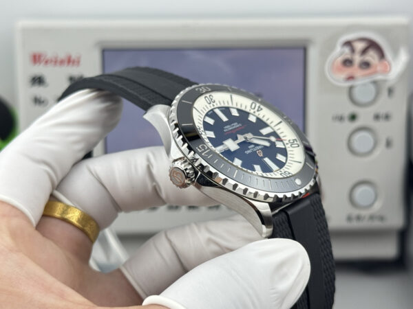 Breitling Superocean (SUPEROCEAN)