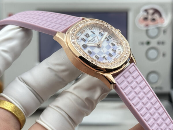 Patek Philippe Aquanaut (AQUANAUT)