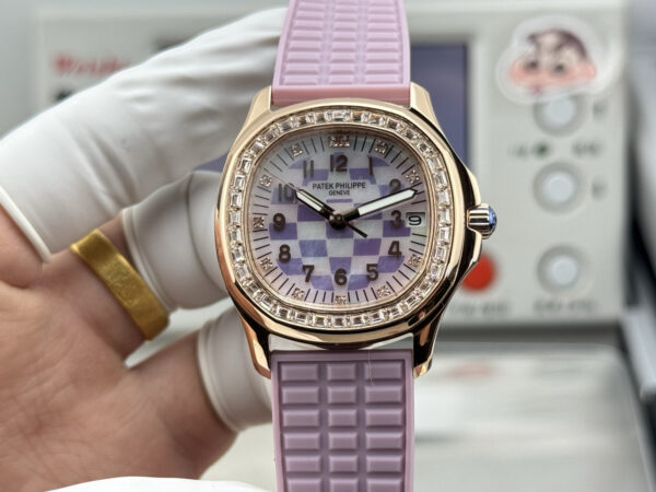 Patek Philippe Aquanaut (AQUANAUT)